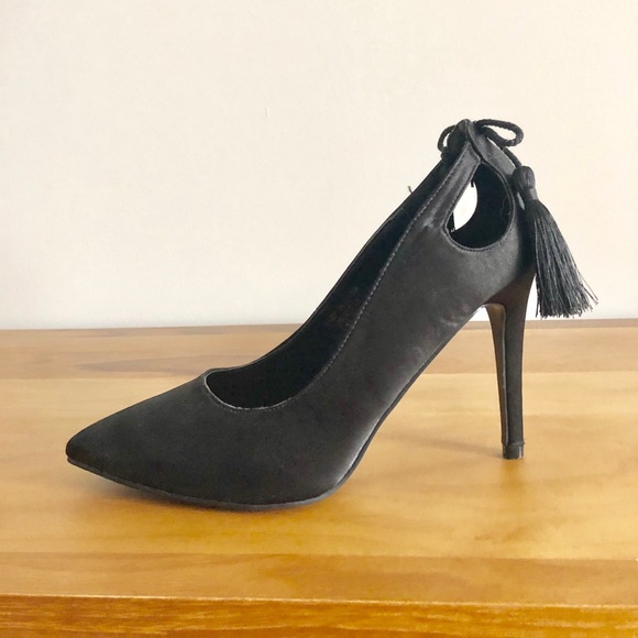 Black pumps with tassel detail - Picture 2 of 4